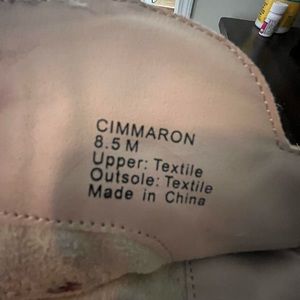 Women cowboy boots brown